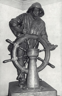 O «Homem do Leme» - Escultura de Américo Gomes. Clicar para ampliar.