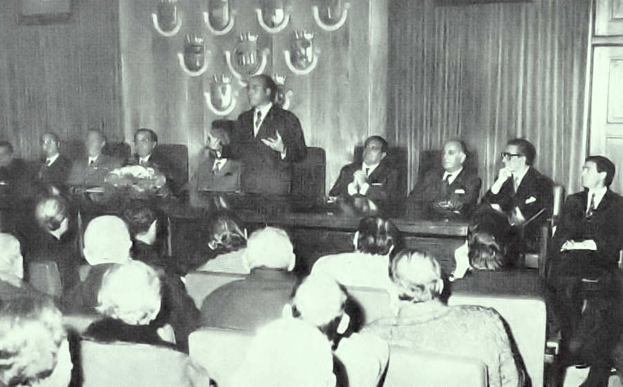 Clicar para ampliar.