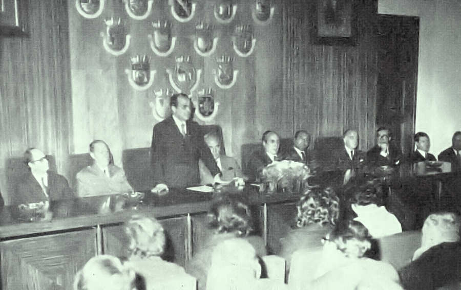 Clicar para ampliar.