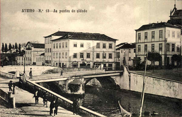 N.� 13 - AVEIRO - As pontes da cidade - Editores MOREIRA & TORRES, Aveiro - SD - Dim 13,8x8,9 cm - Col FMSarmento.