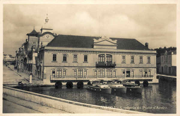 S/N - AVEIRO Capitania do Porto d'Aveiro - Edi��o de Souto Ratolla - Tip. da Sociedade de Papelaria, Lda, Porto - SD - Dim 14,2x9,1 cm. - Col FMSarmento.
