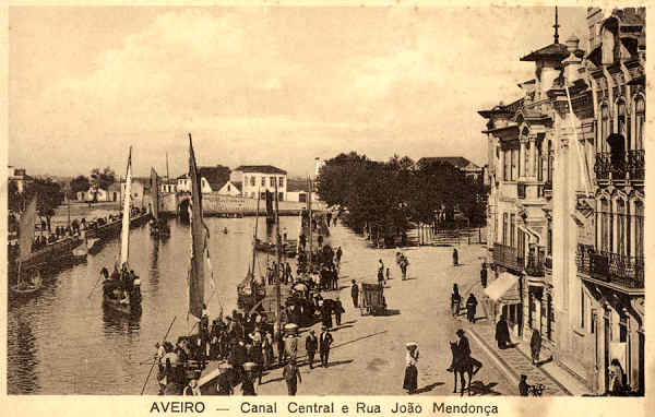 S/N - AVEIRO Canal Central e Rua Jo�o Mendon�a - Edi��o de Souto Ratolla, Aveiro - SD - Dim 14x9,2 cm. - Col FMSarmento.