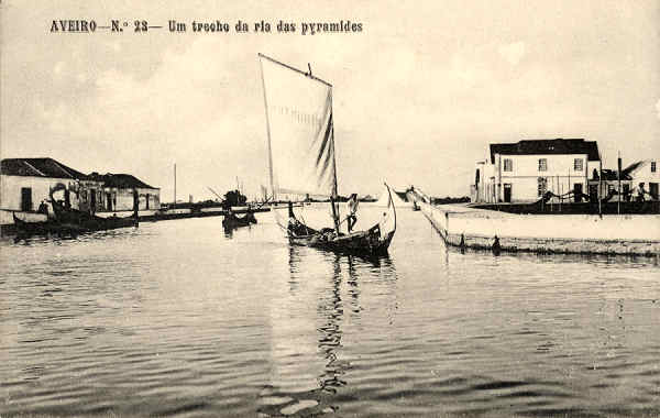 N.� 23 - Aveiro Um trecho da ria das pyramides - Editores MOREIRA & TORRES, Aveiro - SD - Dim 13,8x8,8 cm. - Col.  FMSarmento.
