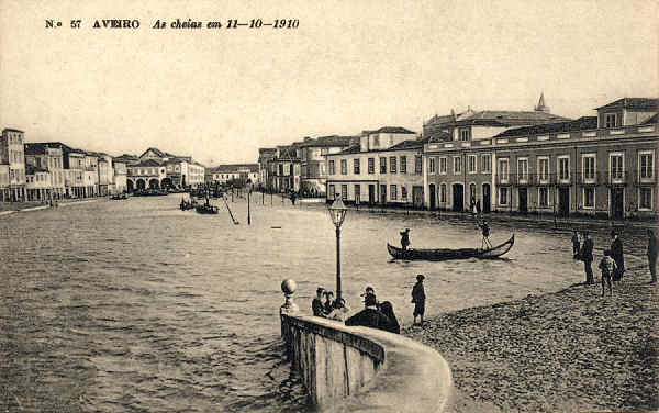 N.� 57 - Aveiro As cheias de 11-10-1910 - Editor BAPTISTA MOREIRA, Aveiro - Dim 13,7x8,7 cm. - Col.  FMSarmento.