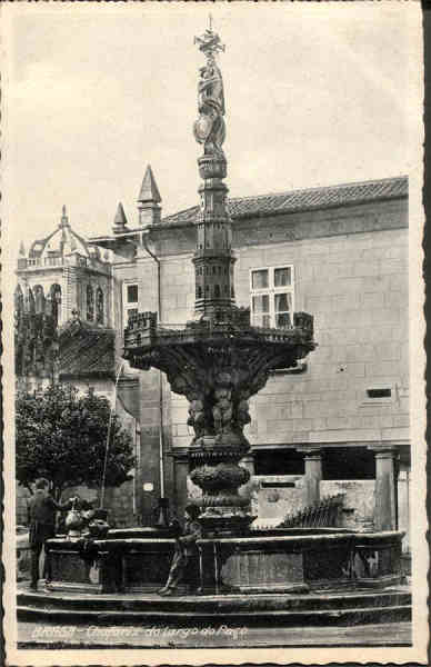 S/N - BRAGA Chafariz do Largo do Pa�o - Edi��o da Tabacaria Monteiro, Braga - S/D - Dimens�es: 9x14 cm. - Col. Carneiro da Silva (Circulado em 15/09/1938)