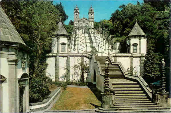 N� 1- Braga. Bom Jesus - Templo e escadaria - Ed. Confraria do Bom Jesus do Monte - SD - Circulado em 1980 - Dim. 15x10 cm - Col. M. Soares Lopes.