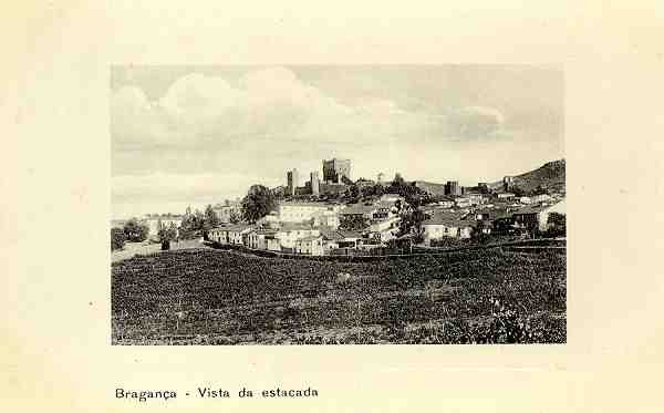 S/N - Bragan�a-Vista da estacada - Edi��o de Adriano Rodrigues, Bragan�a - S/D - Dimens�es: 13,9x8,9 cm. - Col. Aur�lio Dinis Marta.