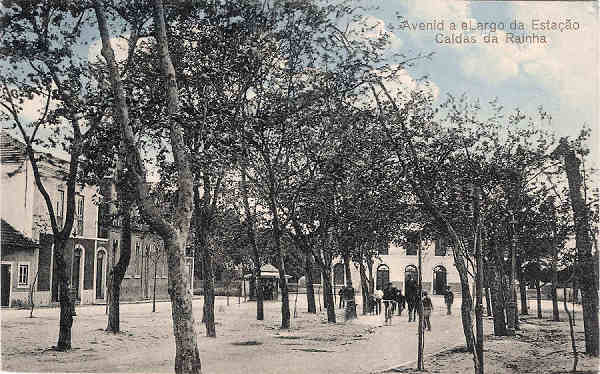 S/N - Portugal-Caldas da Rainha Avenida e Largo da Esta��o - Editor Ourivesaria Portuense - Editado em 1911 - Dimens�es: 14x9 cm. - Col. Miguel Chaby