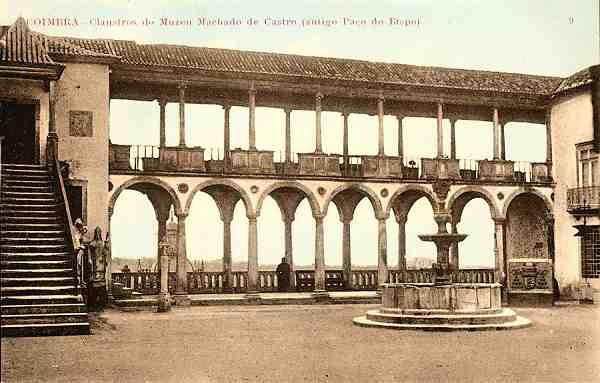 S/N - Coimbra-Claustros do Muzeu Machado de Castro (antigo Pa�o do Bispo) - Union Postale Universelle - Edi��o da COnfeitaria Pariense, I. A. Chaves-Coimbra - S/D - Dimens�es: 13,8x8,8 cm. - Col. Aur�lio Dinis Marta.