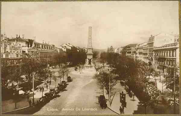 S/N - Lisboa. Avenida Da Liberdade - Sem Editor - S/D - Dimens�es: 13,5x8,5 cm (bordo dourado) - Col. Aur�lio Dinis Marta.