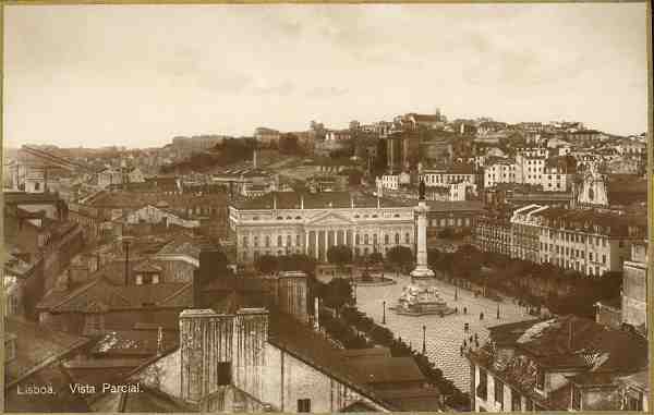 S/N - Lisboa. Vista parcial - Sem Editor - S/D - Dimens�es: 13,5x8,6 cm (bordo dourado) - Col. Aur�lio Dinis Marta.