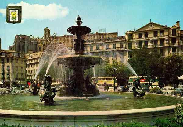 N.� 38 - LISBOA-Chafariz do Rossio - Edi��o LIFER, Porto (Ediciones FISA, Piqu�, 4-Barcelona) - S/D - Dimens�es: 14,95x10,45 cm. - Col. HJCO (Circulado em 1970).