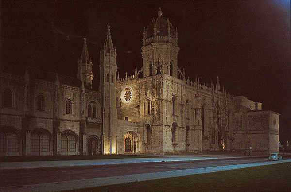 N.� 32 - LISBOA - Portugal Mosteiro dos Jer�nimos - Ed. MARGRAPE - S/D - Dimens�es: 15x10 cm - Col. M�rio F. Silva.