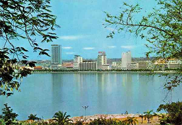 N.� 78 - LUANDA Vista da Ba�a - Edi��o Elmar-C. P. 5352, Rua Silva Porto, 20- Luanda - S/D - Dimens�es: 14,9x10,25 cm. - Col. Manuel B�ia (1970)
