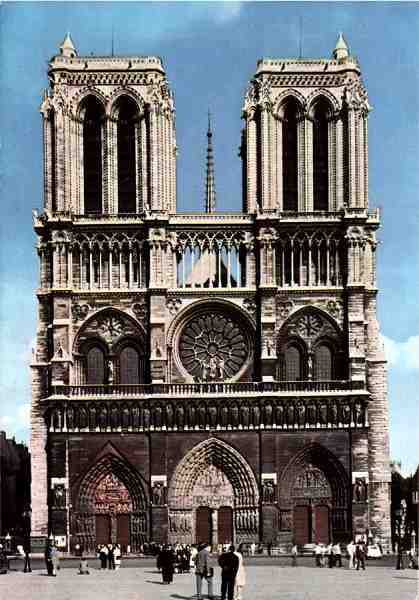 N.� 18 - Paris: Notre-Dame de Paris et le parvis - Collection Messager - Dimens�es: 10,4x14,9 cm. - Col. HJCO (1967).