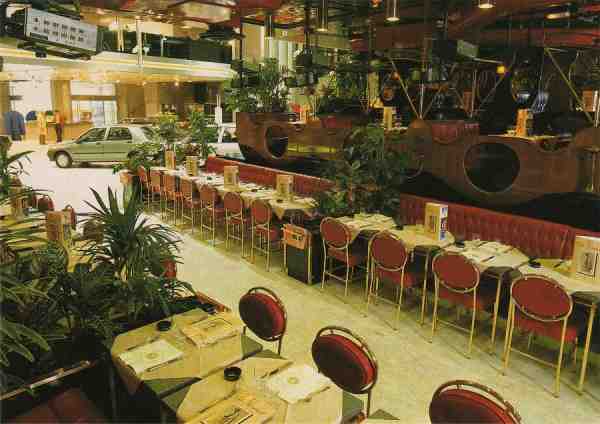 France - Pub Renault (Champs-�lys�es PARIS - Ed. Renault - Dimens�es: 15x10,5 cm. - Col. M�rio F. Silva (1994).