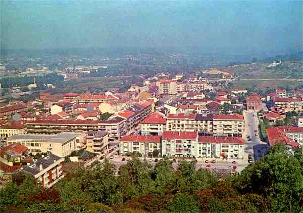 N.� 1 - Pombal: Panor�mica da Vila - Edi��o da C�mara Municipal de Pombal - S/D - Dimens�es: 14,9x10,4 cm. - Col. �nio C. Semedo.