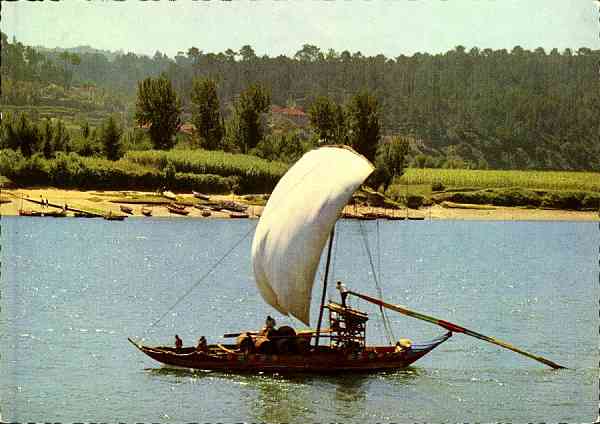 N.� 19 - Porto: Barco rabelo - Sem indica��o do editor - S/D - Dimens�es: 14,8x10,4 cm. - Col. HJCO (1966).