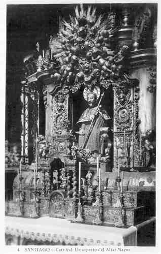 4.Santiago - Catedral: Un aspecto del Altar Mayor - Dimens�es: 9x14,2 cm - Col. Henrique de Oliveira. 