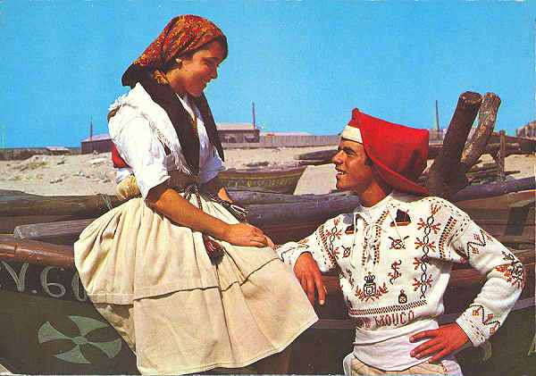 N.� 35 - P�VOA DE VARZIM. Portugal. Trajes caracter�sticos - Edi��o LIFER, Porto - S/D - Dimens�es: 14,9x10,4 - Col. F�tima B�ia.