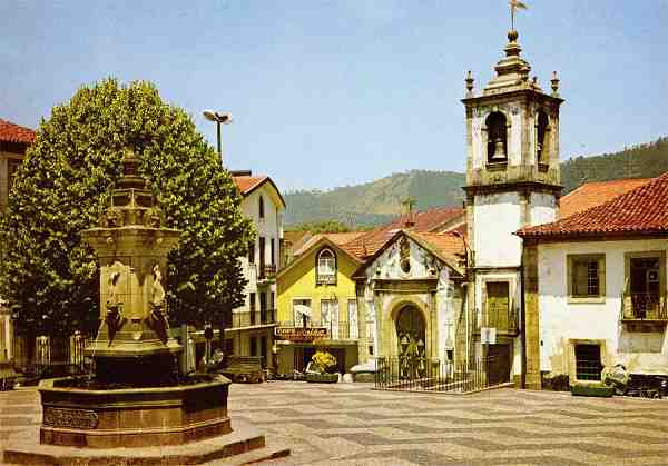N.� 3 - Arouca: Pra�a Brand�o de Vasconcelos - Edi��o da C�mara Municipal de Arouca - S/D - Dimens�es: 14,9x10,4 cm. - Col. HJCO (1989).