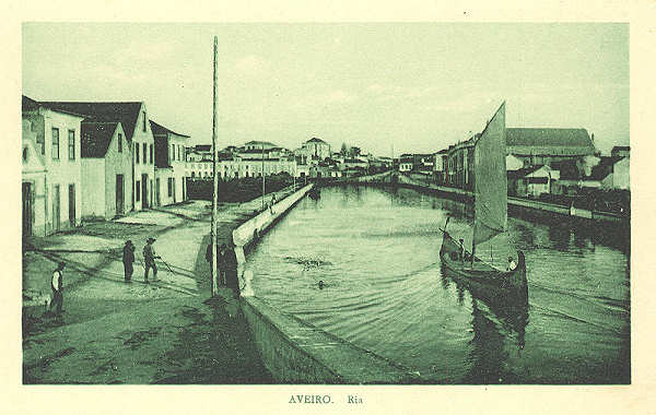S/N - AVEIRO. Ria - Editor n�o indicado - S/D - Dimens�es: 14,3x9,2 cm. - Col. �nio Semedo