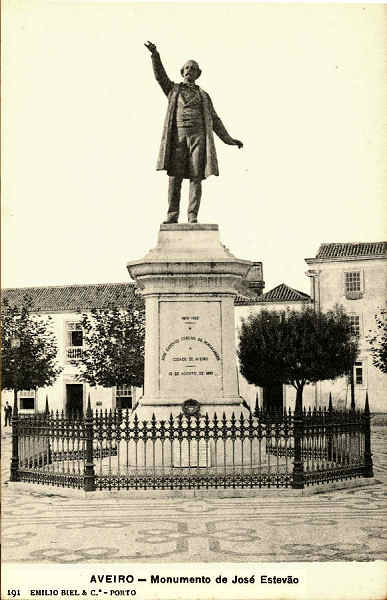 N.� 191 - AVEIRO - Monumen to de Jos� Est�v�o - Editor Em�lio Biel & C� - Porto - S/D - Dimens�es: 14,2x9,2 cm - Col. �nio Semedo.