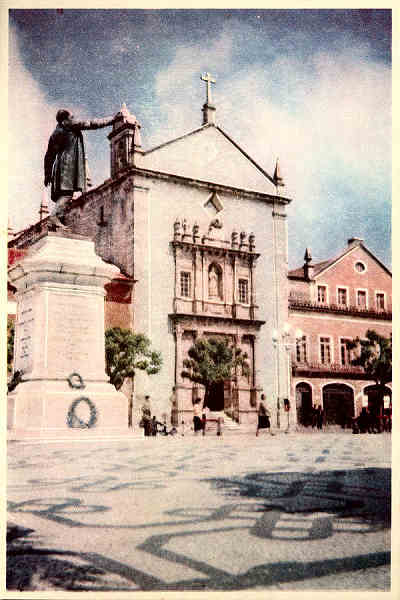 N.� 9 - AVEIRO (Portugal) Igreja da Miseric�rdia e Jos� Est�v�o - Edi��es �guas da Costa - S/D - Dimens�es: 14,5x9,8 cm. - Col. �nio Semedo.
