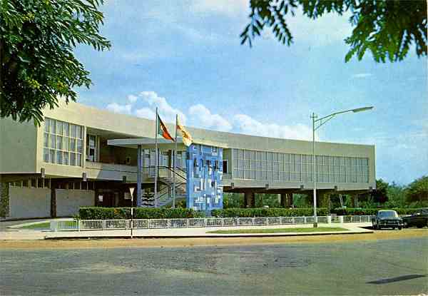 N.� 55 - BEIRA-Mo�ambique A.T.C.M. Sede Social - Edi��o de M. Salema & Carvalho, Ld�, Beira Mo�ambique - S/D - Dimens�es: 15x10,4 cm. - Col. Manuel B�ia (1970)