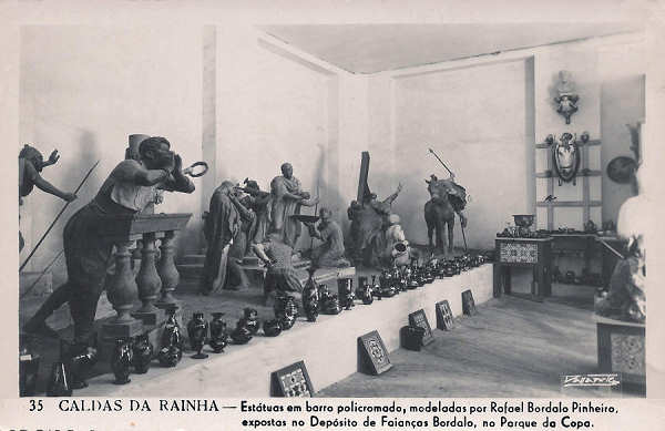 N.� 35 - Portugal Caldas da Rainha - Est�tuas em barro policromado modeladas por Rafael Bordalo Pinheiro - Editor Passaporte Loty (Editado em 1951) - Dimens�es: 9x14 cm. - Col. Miguel Chaby