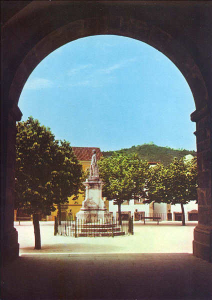 N�  5-CASTELO DE VIDE. Est�tua de D. Pedro V - Edi��o MIRA, Lisboa - SD - Cirulado em 1978 - Dim. 14,9x10,4 cm - Col. A. Monge da Silva