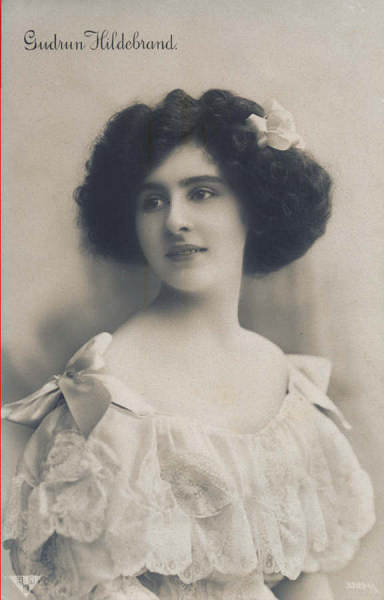 N� 33894-5 - Gudrun Hildebrand (Artista) - Edi��o Berlin Neuroder Kunstandstalten, Alemanha - Dim. 13,8x8,8 cm - Col. Am�lcar Monge da Silva (c. 1913)