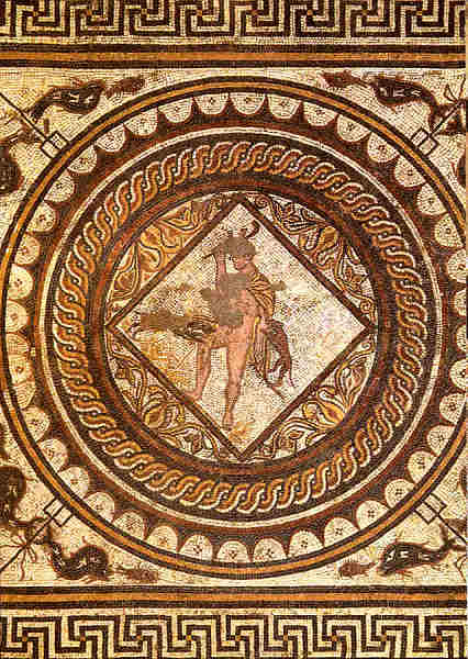 N.� 68 - MUSEU MONOGR�FICO DE CON�MBRIGA. Casa dos repuxos. Mosaico do Acteon. S�c. 3 d. C. - Fot�grafo DELFIM FERREIRA - Impressores EDARTE, Porto - SD - Dim. 14,6x10,5 cm. - Col. F�tima B�ia.