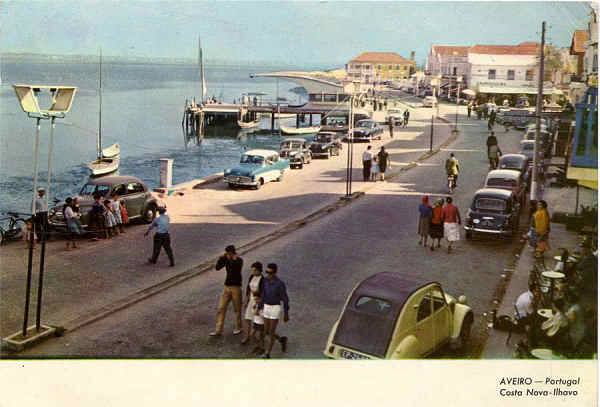 Postal exclusivo da Papelaria Avenida - Edi��es �guas da Costa - Fig� da Foz - S/D - �Legenda: Aveiro-Portugal: Costa Nova-�lhavo� - Dimens�es: 14,8X10,5 cm - Col. Gaspar Albino.