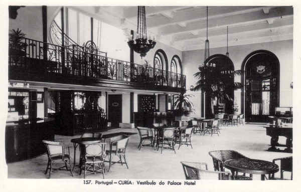 N� 157 - Portugal - CURIA. Vestibulo do Palace Hotel - Ed. Alexandre d'Almeida, Lisboa - Dim. 14.2x9,3cm - Col. A. Sim�es (207).