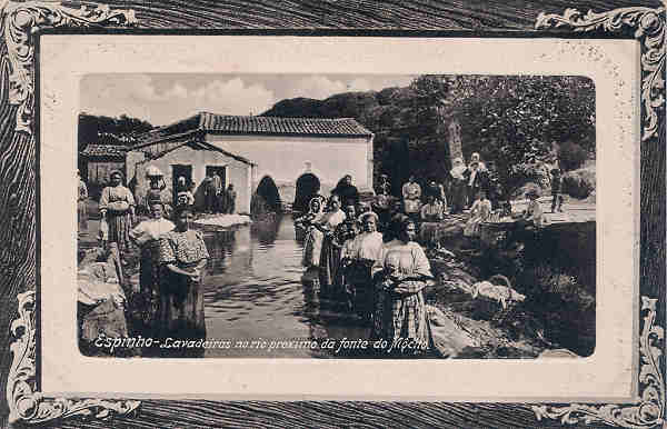 SN - Portugal. Espinho. Lavadeiras no rio pr�ximo da fonte do M�cho - Editor Joaquim de Sequeira Lopes - Dim. 14x9 cm - Col. Miguel Chaby.