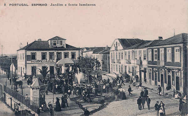 N� 8 - Portugal. Espinho. Jardim e fonte luminosa - Editor Casa Primorosa - SD - Dim. 14x9 cm - Col.Miguel Chaby