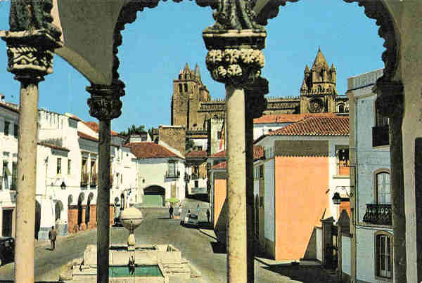 N.� 243 - �vora Portas de Moura e Catedral - Edi��o Centro dee Caridade N.� S.� do Perp�tuo Socorro - Dimens�es 14,9x10 cm - Col. M�rio F. Silva.