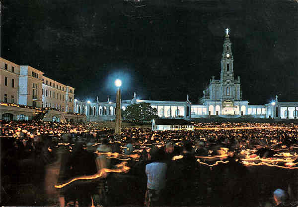 N.� 216 - F�TIMA - Portugal Prociss�o das velas - Ed. Centro de Caridade "Nossa Sr� do Perp�tuo Socorro, Porto - S/D - Dimens�es: 14,8x10,4 cm - Col. M�rio Silva (1972)