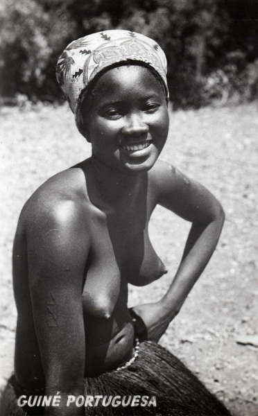 n.� 1 - A Campune �Bijag� ILHA DE BUBAQUE - Ed. CADA MENDES - BISSAU - Dim. 14x9 cm - Col. Joaquim Jos� Martins Mendes 1973.