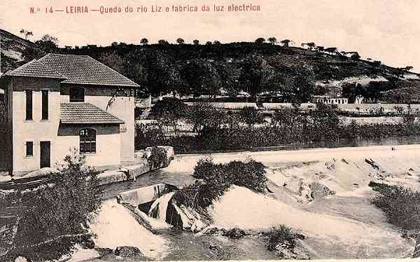 .� 14 - LEIRIA-Queda do Rio Liz e fabrica da luz electrica - Editor n�o indicado [Union Postale Universelle] - Dimens�es: 13x9 cm. - (Circulado em 4/6/1912) - Col. R. Gaspar.