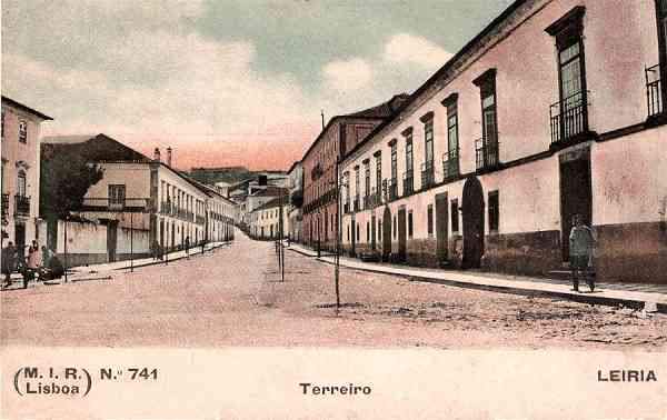 N.� 741 - LEIRIA Terreiro - Edi��o M.I.R., Lisboa - [Union Postale Universelle] - Dimens�es: 14x9 cm. - Col. R. Gaspar.