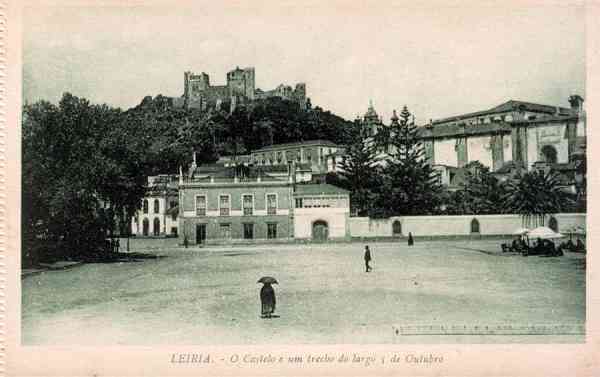 S/N - LEIRIA-Portugal O Castelo e um trecho do Largo 5 de Outubro - Editor n�o indicado - S/D - Dimens�es: 14x9 cm. - Col. R. Gaspar.