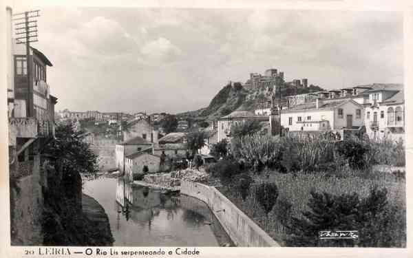 N.� 20 - LEIRIA-Portugal O Rio Lis serpenteando a cidade - Edi��o Passaporte - S/D - Dimens�es: 14x9 cm. - Col. R. Gaspar.
