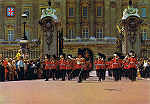 N.� 60 - LONDON. The Queen's Guards Parade - Ed. FISA-Great Britain-LONDON Golden Shield Palaudarias, 26 Barcelona - Printed in Spain - SD - Dim. 14,8x10,3 cm - Col. Manuel B�ia (1986)