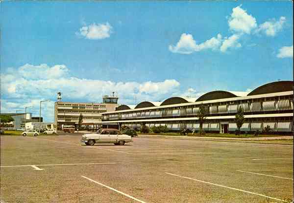 N.� 15 - LOUREN�O MARQUES Aeroporto - Edi��o da Livraria Progresso - S/D - Dimens�es: 15x10,45 cm. - Col. Manuel B�ia (1970).