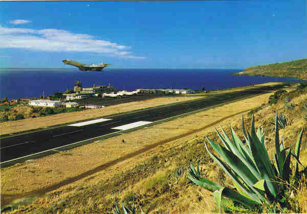N� 440 - SANTA CRUZ Madeira. Aeroporto Sta Catarina - Ed. Hans Huber - SD - Dim. 14,8x10,3 cm. - Col. M. Boia (1980).