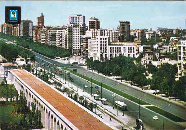 N� 15- MADRID - Avenida del General�simo - Ed. DOMINGUEZ - MADRID POSTALES ESCUDO DE ORO Ediciones FISA - Piqu�,4 - Barcelona Impreso en Espa�a - SD - Dim. 14,9x10,4 cm - Col. Manuel B�ia (1971)