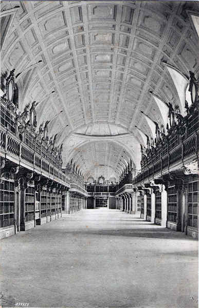 N� 7 - O Monumento de Mafra (Convento, Bibliotheca) - Editor Joaquim Pedro Moreira, Mafra - Dim. 140x91 mm - Col. A. Monge da Silva (cerca de 1905)