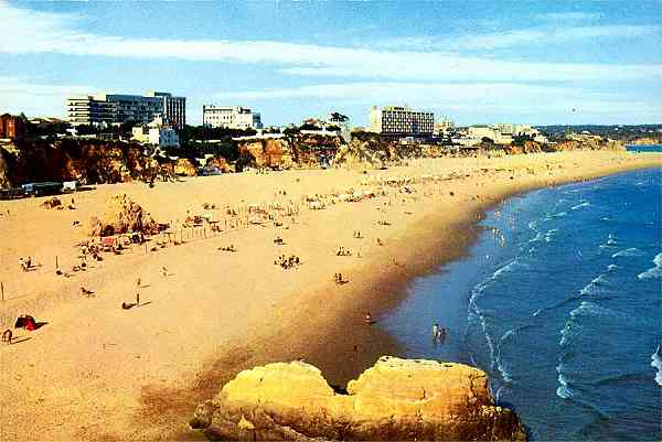 N.� 197 - PORTUGAL-ALGARVE Praia da Rocha - Edi��o C�SAR DE S�, Av. �lvares Cabral, 40-6� D.t� Tel. 683172, Lisboa -  Fotografia a cores de C�sar de S� - S/D - Dimens�es: 14,7x9,9 cm. - Col. Gra�a Maia